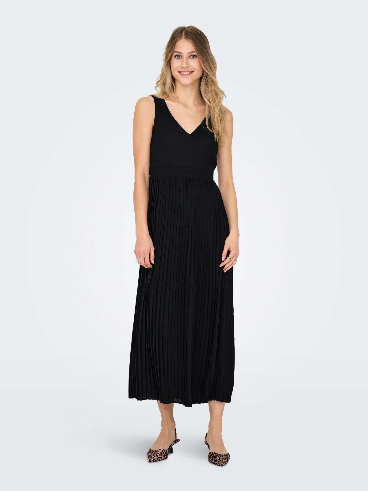 온리 플리츠 브이넥 슬리브리스 롱 원피스 15347625_2161 BLACK / BLACK - 상품 이미지