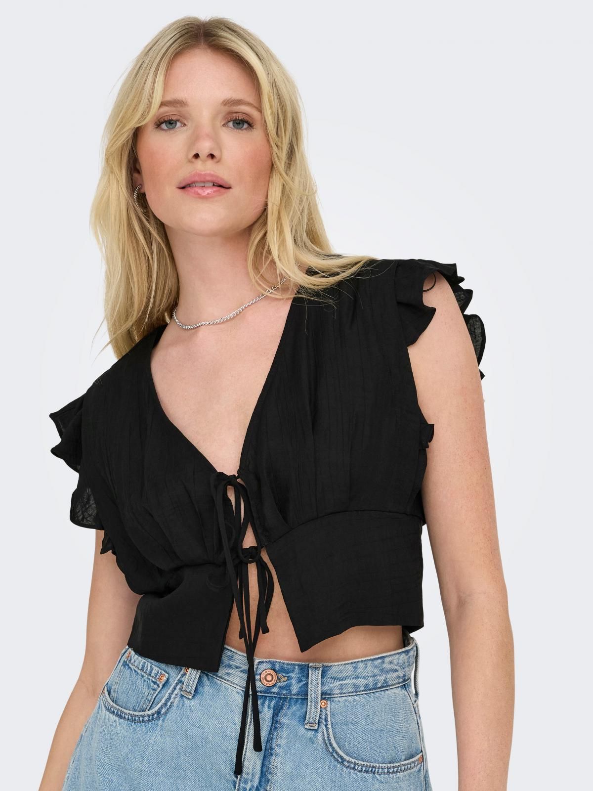온리 프릴 크롭 블라우스 블랙 15346937_2161 BLACK / BLACK - 상품 이미지