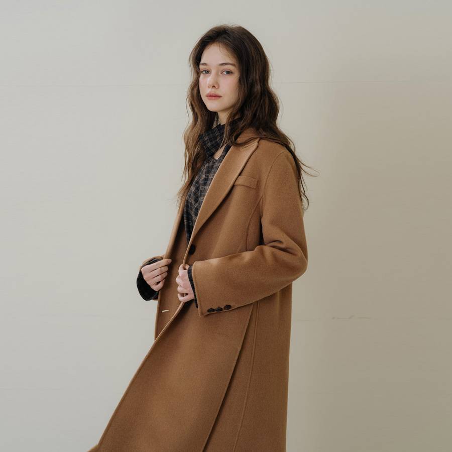 [LIMITED] 시그니처 스터드 캐시미어 울 블렌드 핸드메이드 롱 코트 (CAMEL) - 상세 이미지 3