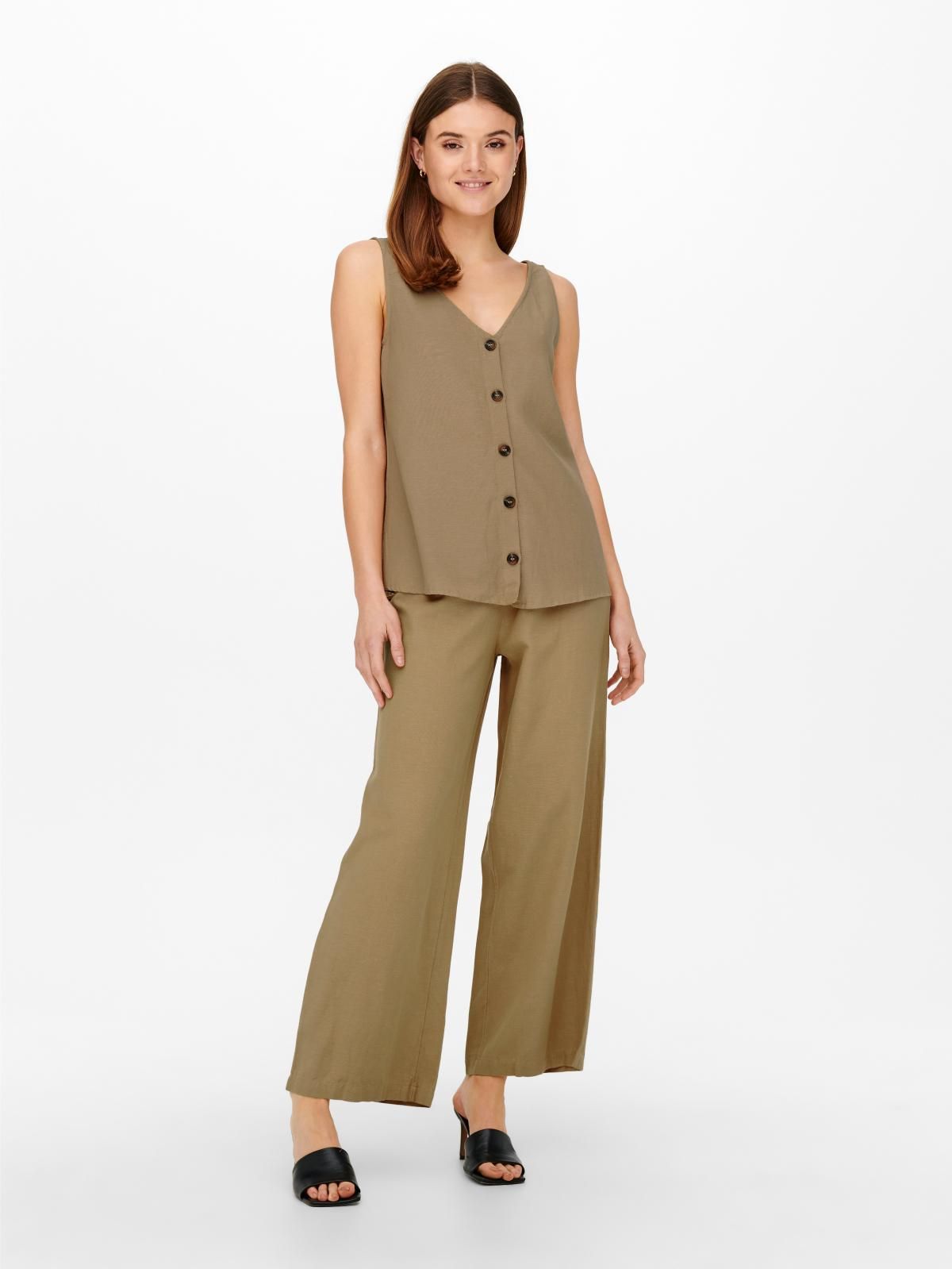 온리 미니멀 브이넥 버튼 캐미솔 탑 15269929_240 BROWN / TANNIN - 상세 이미지 5