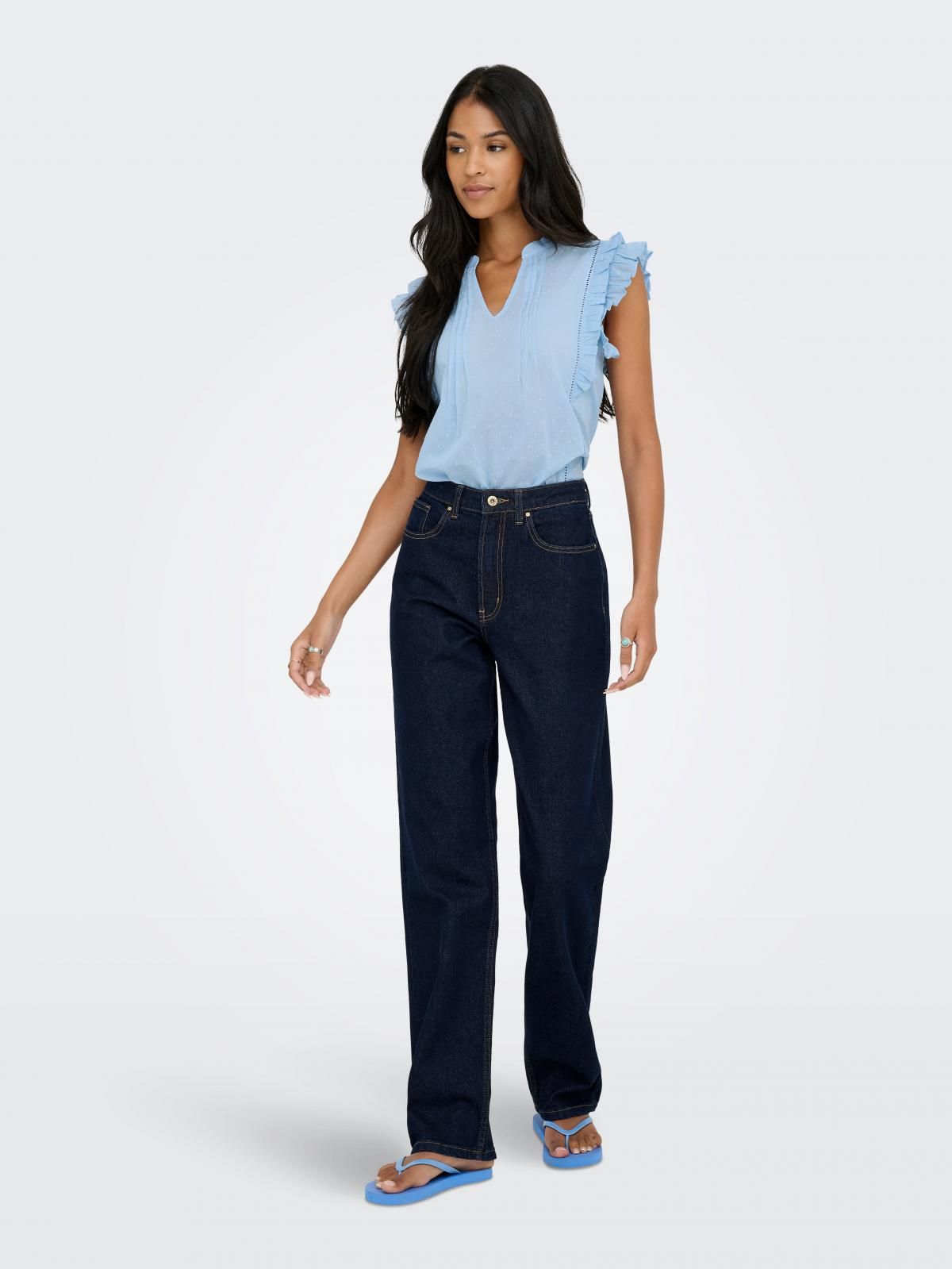 온리 러플 브이넥 민소매 블라우스 15365888_3013 BLUE / SOFT CHAMBRAY - 상세 이미지 5