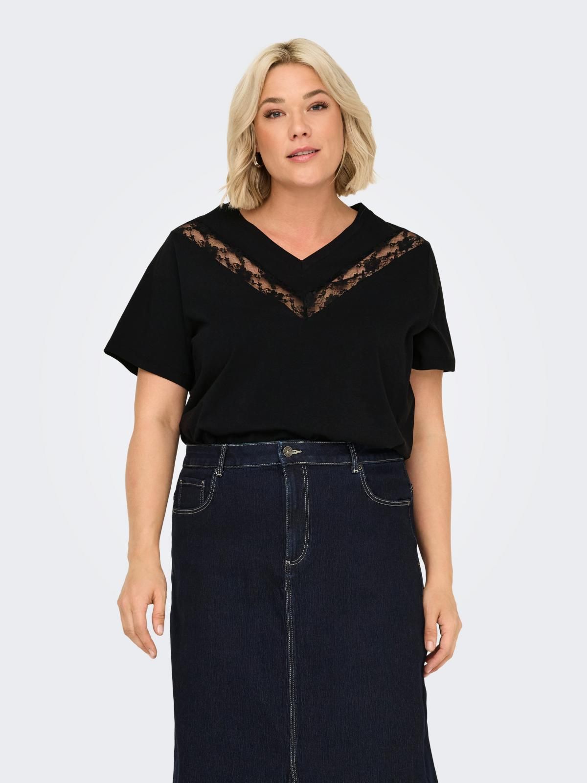 온리 빅사이즈 레이스 브이넥 반팔 티셔츠 15367034_2161 BLACK / BLACK - 상품 이미지