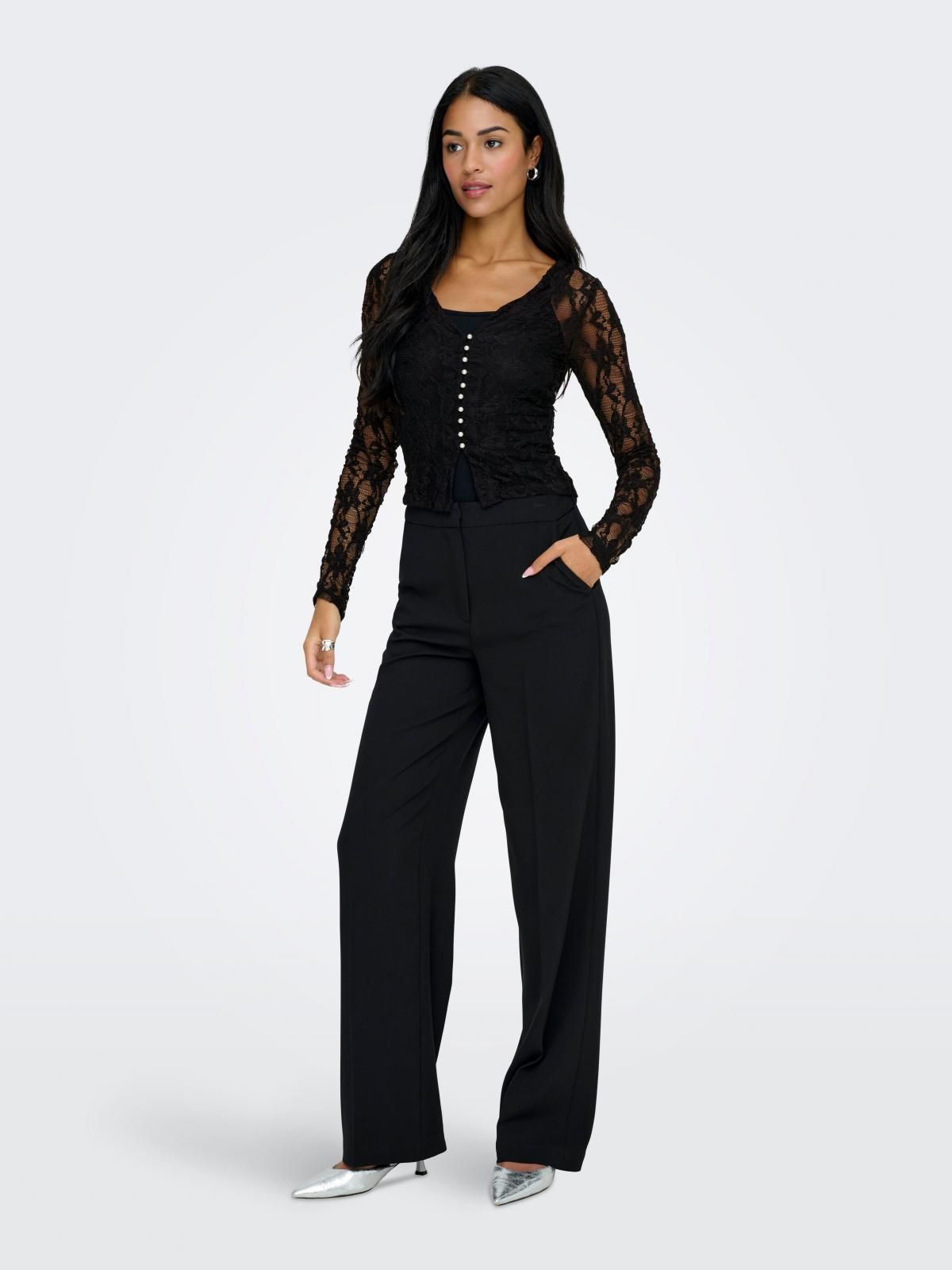 온리 레이스 브이넥 크롭 버튼 디테일 가디건 15363757_2161 BLACK / BLACK - 상세 이미지 5