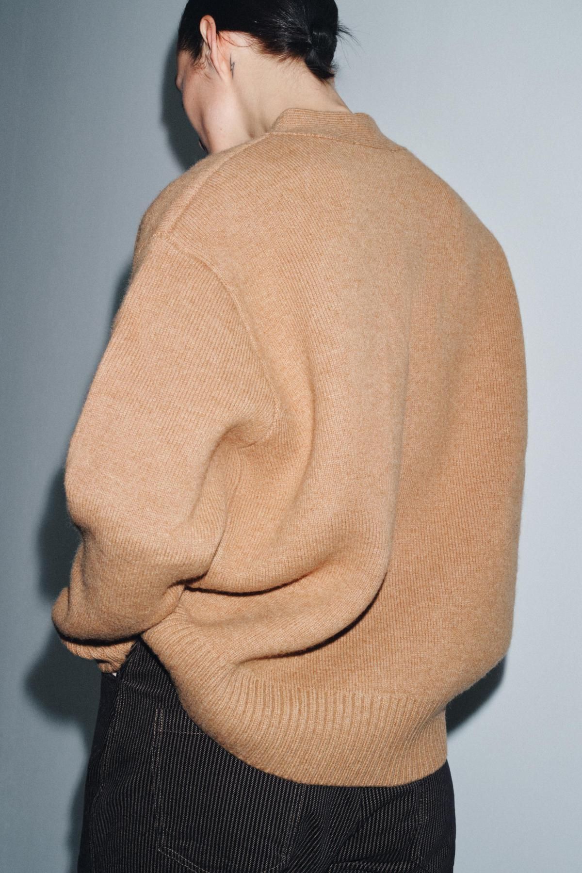 자라 오버사이즈 울 브이넥 가디건 베이지 5755/104 DARK CAMEL - 상세 이미지 4