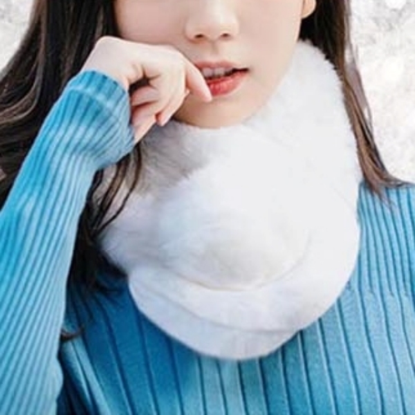 밍크 자석 목도리 파란 색 로얄 블루 코발트 니팅 넥워머 머풀러 페이크퍼 방울 이미지 7