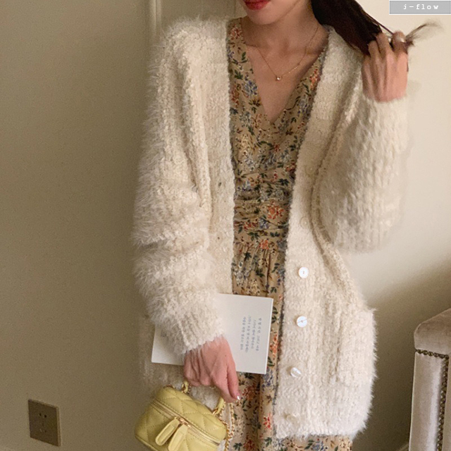 베쏘 루즈핏 보송 퍼 롱 하프 가디건 2col 겨울 봄 여리 오버핏 브이넥 제이플로우 이미지 8
