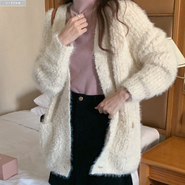 베쏘 루즈핏 보송 퍼 롱 하프 가디건 2col 겨울 봄 여리 오버핏 브이넥 제이플로우 이미지 7