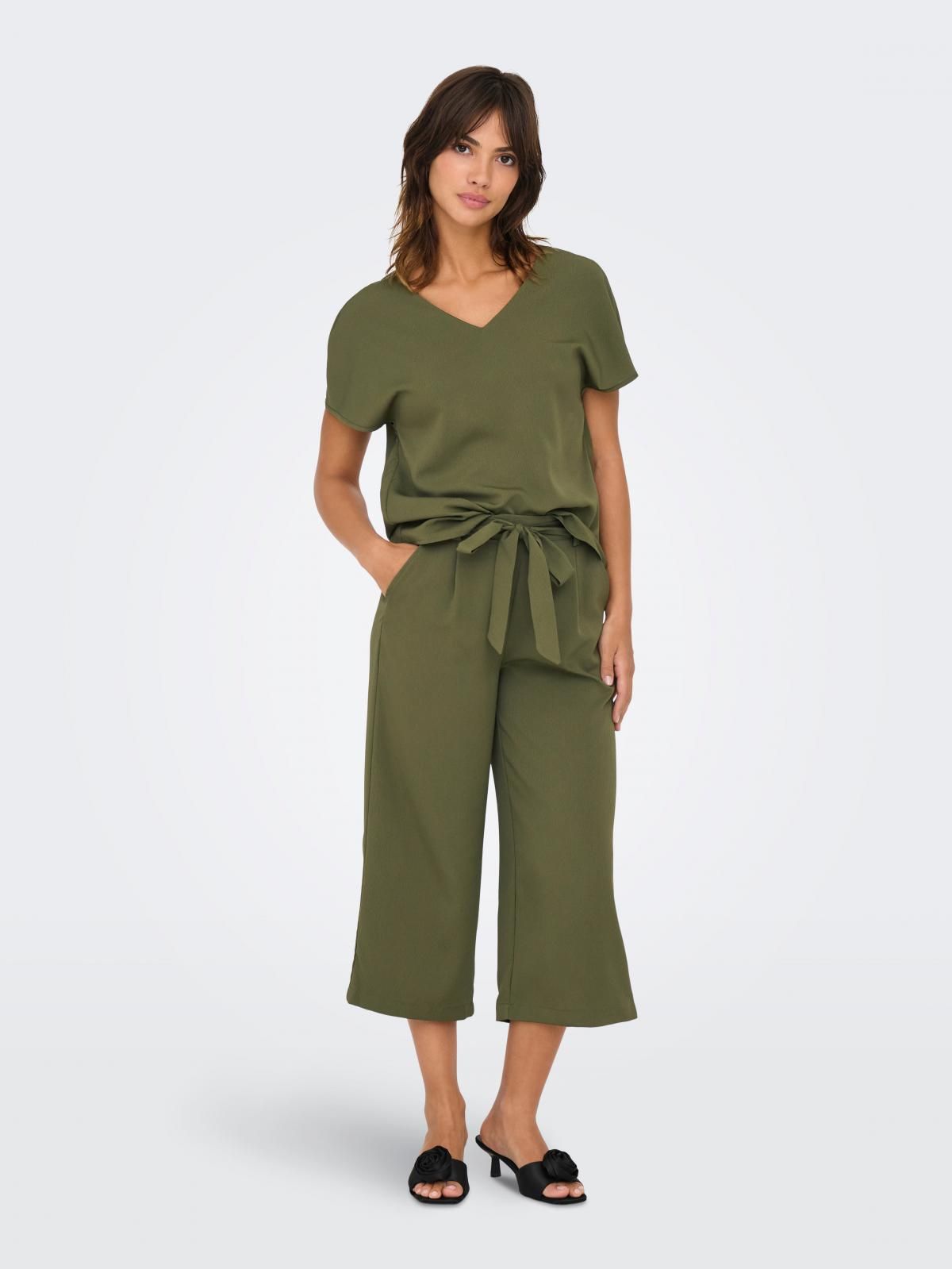 온리 미니멀 올리브 그린 V넥 반팔 탑 15342641_4263 GREEN / KALAMATA - 상세 이미지 5