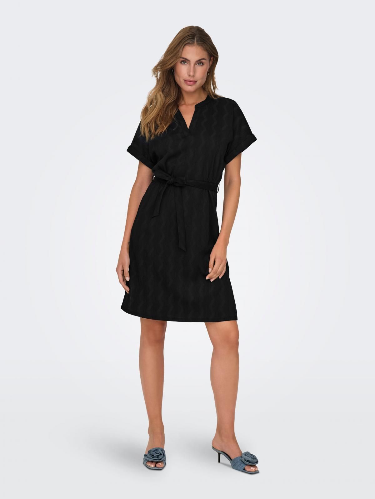온리 베이직 브이넥 벨트 미니 원피스 15333482_2161 BLACK / BLACK - 상세 이미지 5