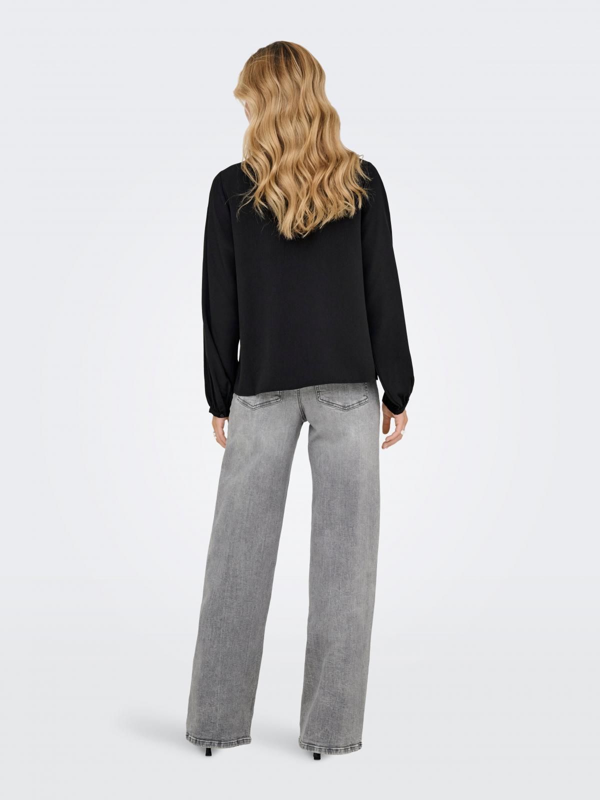 온리 브이넥 버튼 벌룬 슬리브 블라우스 15357424_2161 BLACK / BLACK - 상세 이미지 2