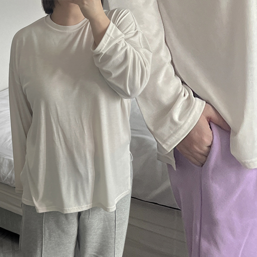 피치기모티 옆트임티셔츠 겨울이너티 스판좋은 흰색 라운드 긴팔 레이온 루즈핏 여자 빅사이즈 홈웨어 - 상품 이미지
