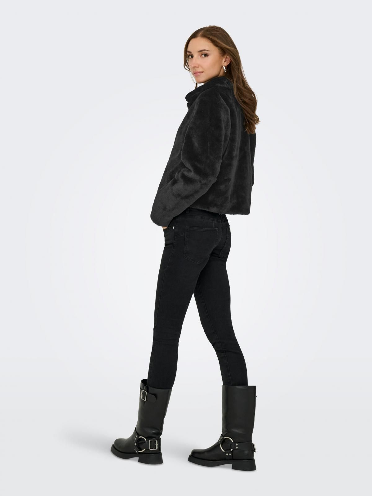 제이디와이 페이크퍼 스냅버튼 숏코트 블랙 15353994_2161 BLACK / BLACK - 상세 이미지 2
