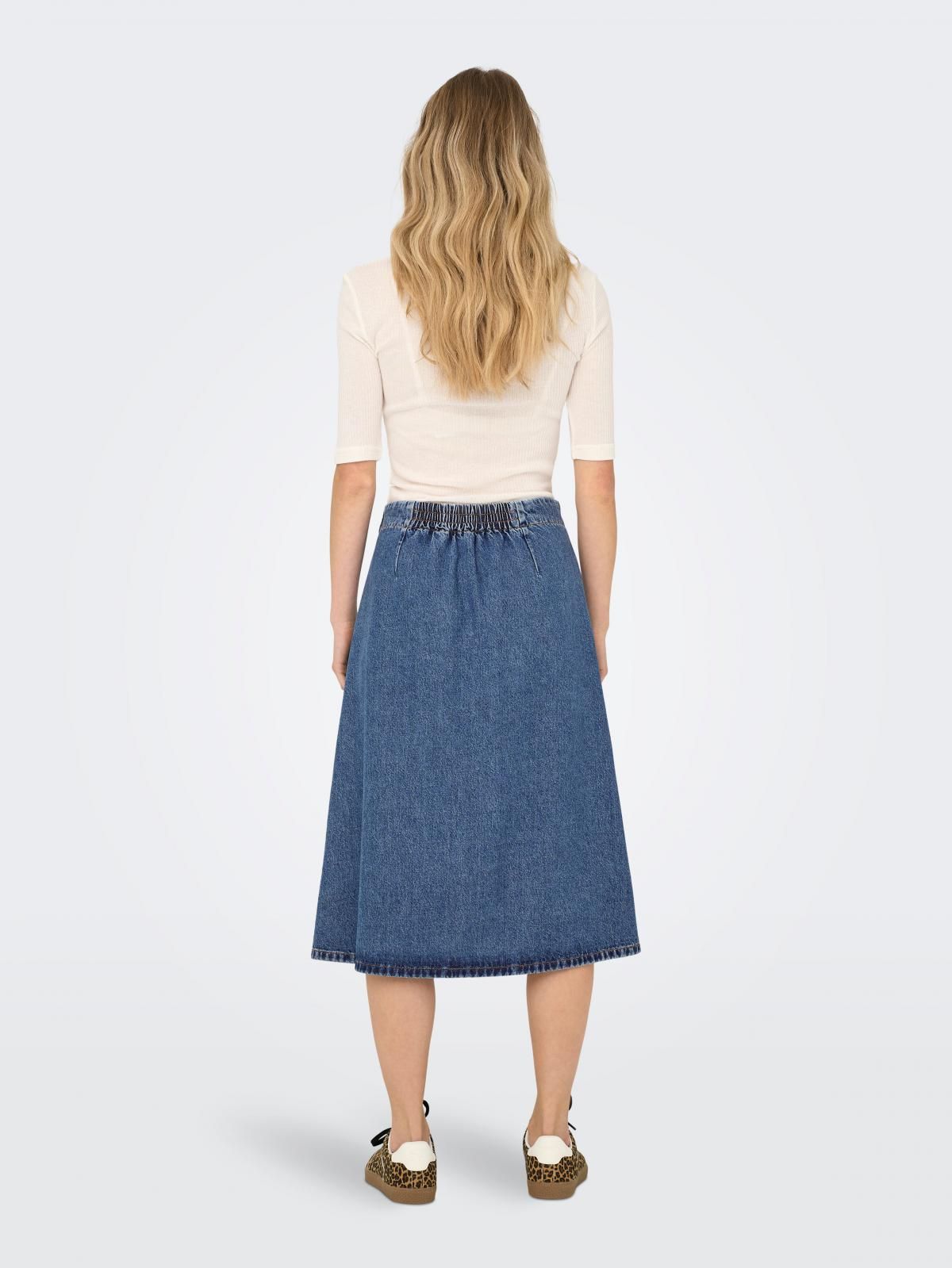 온리 데님 랩스타일 밴딩 미디 스커트 15350339_2115 BLUE / MEDIUM BLUE DENIM - 상세 이미지 2