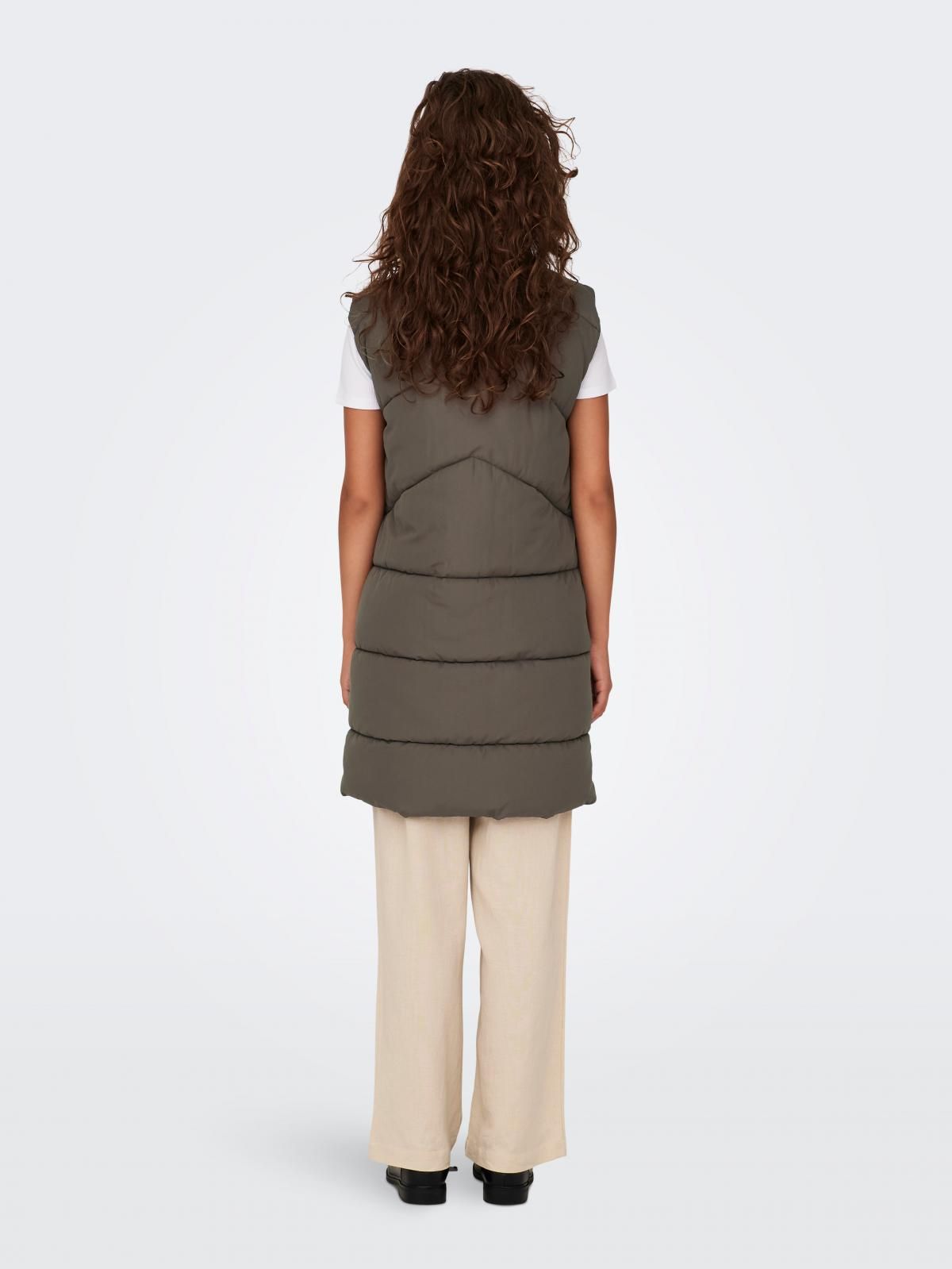 온리 롱 패딩 경량 베스트 집업 포켓 15274066_8565 BROWN / COFFEE QUARTZ - 상세 이미지 3