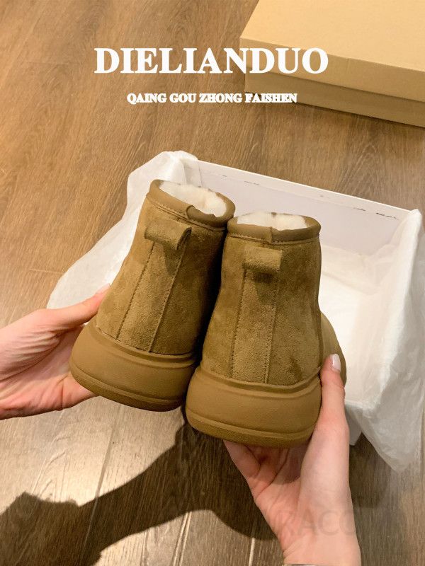 여성 겨울 스노우부츠 두꺼운 밑창 방한 양털 안감 통굽 디자인 따뜻한 착용감 겨울철 필수 - 상세 이미지 4