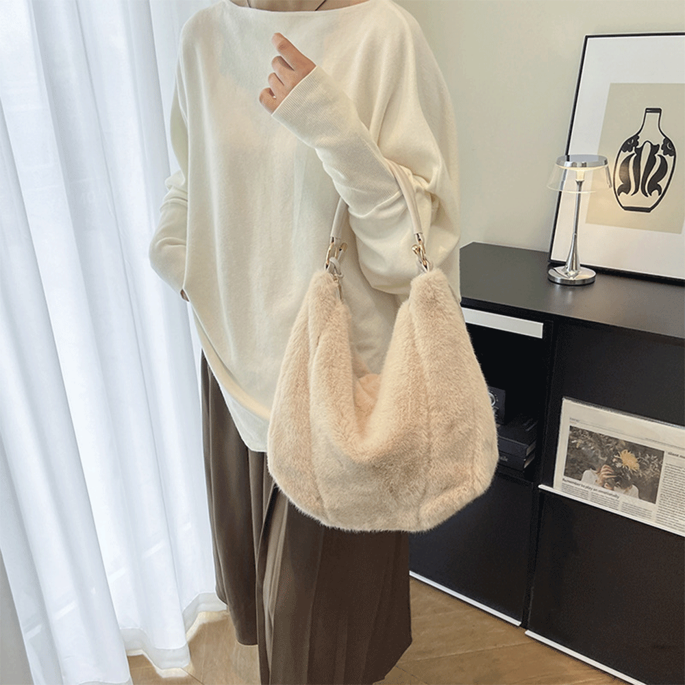 아르니 데일리무드 여성 퍼 호보백 겨울 숄더백 포근한 페이크퍼 가방 데일리백 - 상세 이미지 3