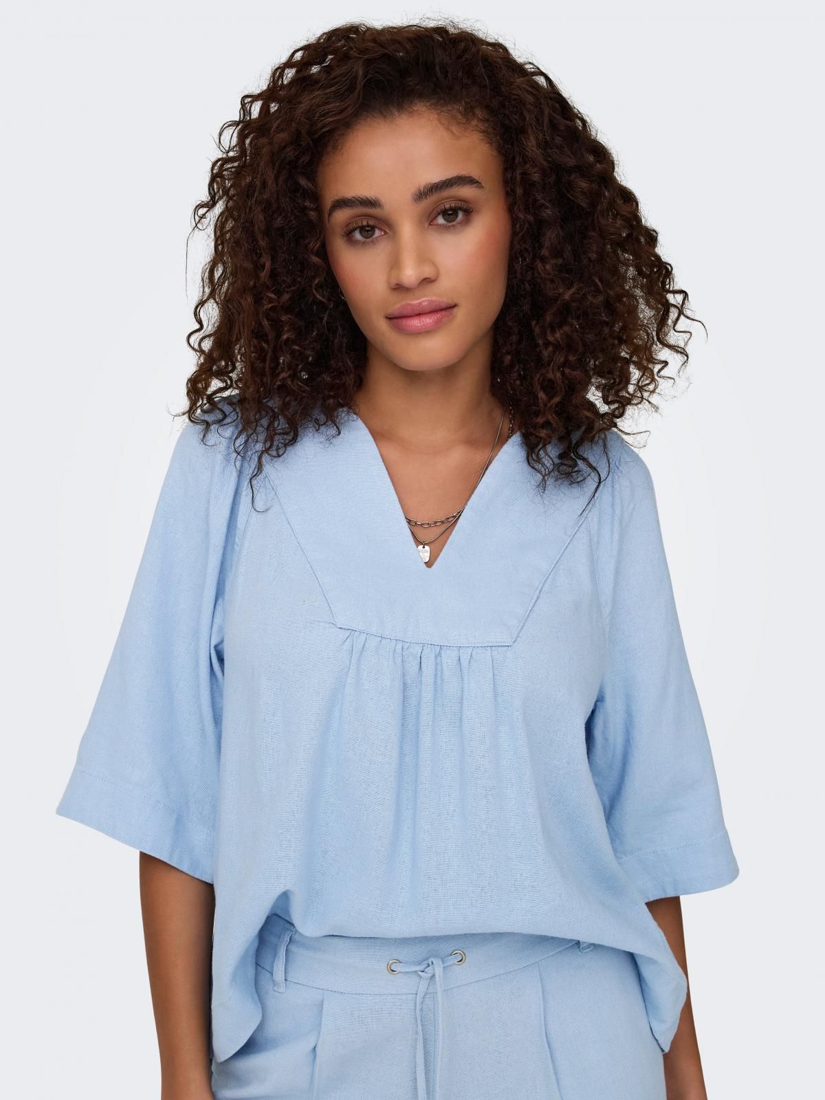 온리 루즈핏 브이넥 테크니컬 반팔 티셔츠 15338746_1243 BLUE / CASHMERE BLUE 이미지 6