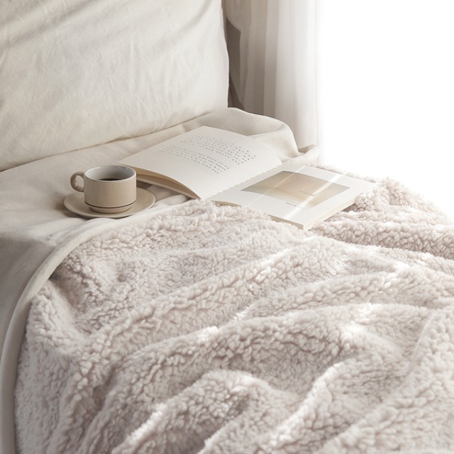 BEDDING 털담요 150x200 화이트 - 메인 이미지