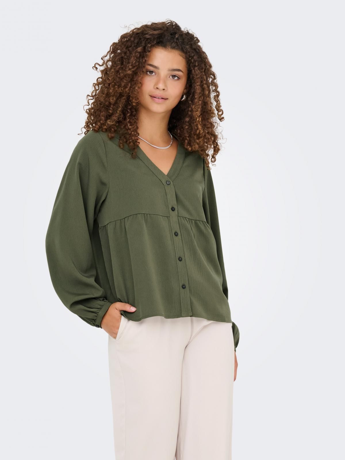 온리 브이넥 벌룬 슬리브 블라우스 15357424_4263 GREEN / KALAMATA - 상품 이미지