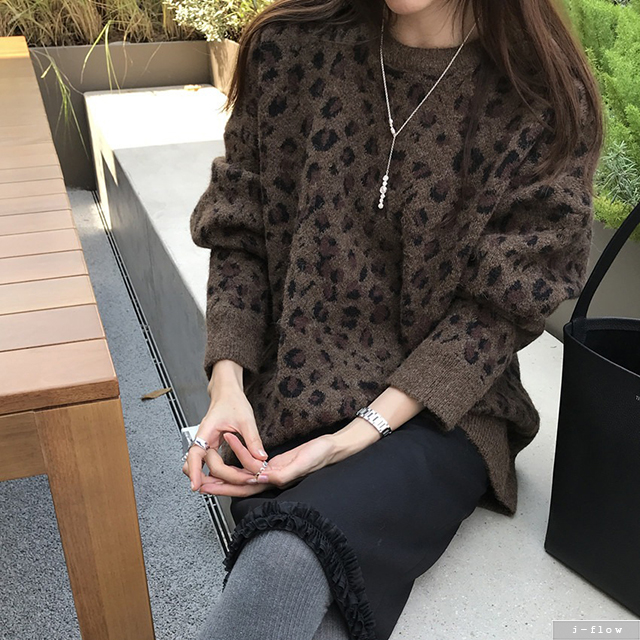 하입 호피 레오파드 오버핏 하프 울 니트 2col 겨울 봄 박시 보송 라운드 제이플로우 - 상세 이미지 3
