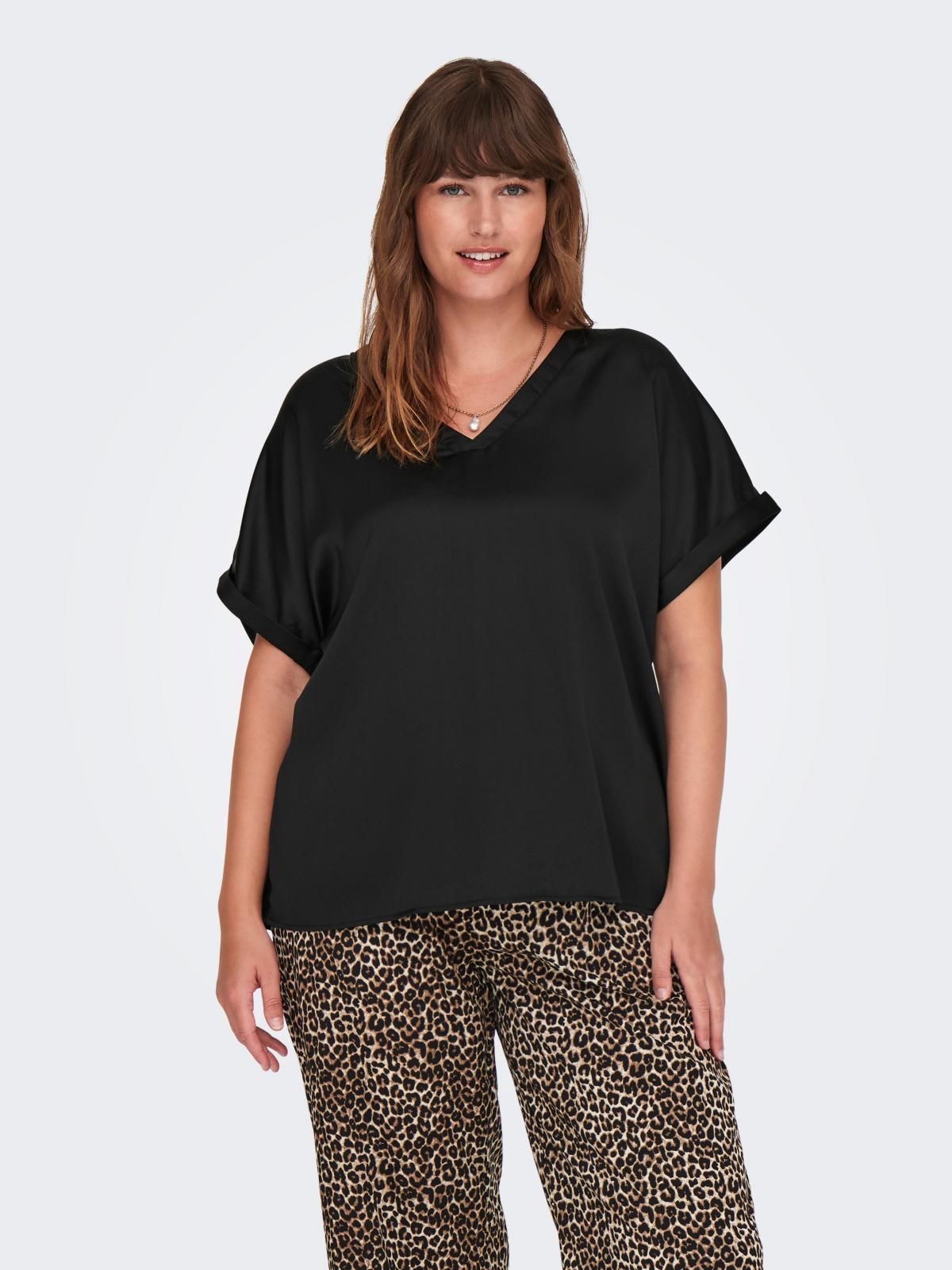 온리 테크니컬 새틴 브이넥 반팔 블라우스 15334541_2161 BLACK / BLACK - 상품 이미지