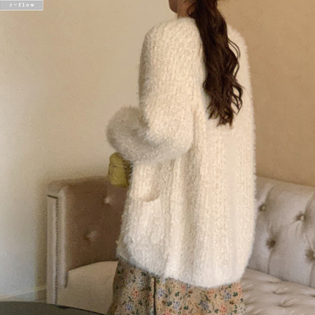 베쏘 루즈핏 보송 퍼 롱 하프 가디건 2col 겨울 봄 여리 오버핏 브이넥 제이플로우 - 상세 이미지 4