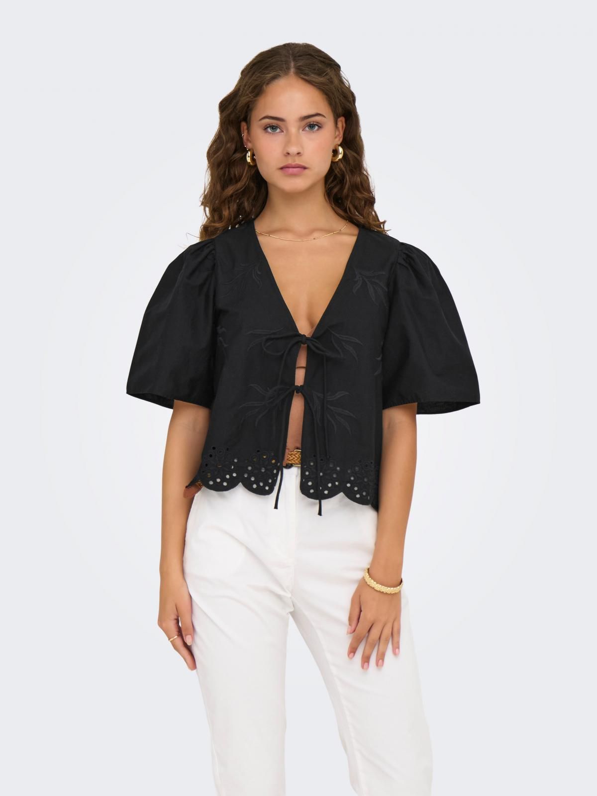 제이디와이 볼륨 슬리브 브이넥 크롭 블라우스 15347558_2161 BLACK / BLACK - 상품 이미지