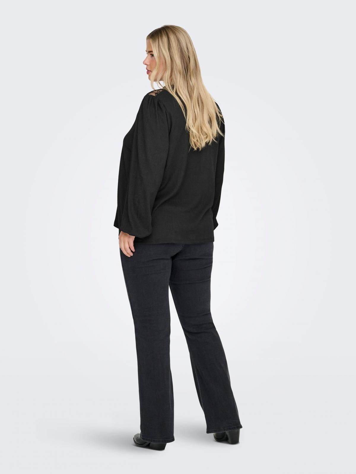 온리 빅사이즈 링클 크레이프 V넥 블라우스 15358646_2161 BLACK / BLACK - 상세 이미지 2