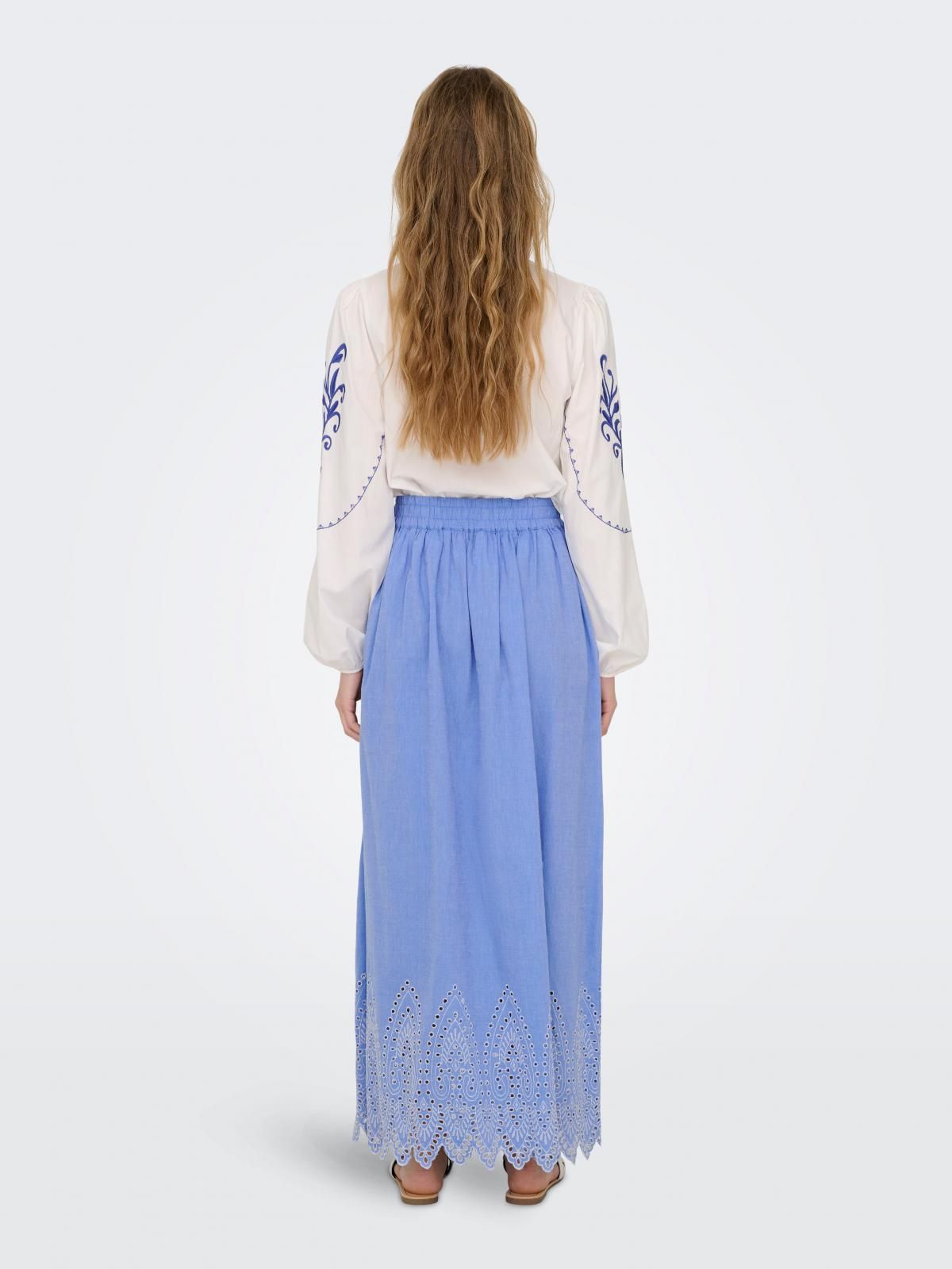 온리 펀칭 자수 플루이드 롱 스커트 15343177_1233_1167734 BLUE / BLUE BONNET - 상세 이미지 2
