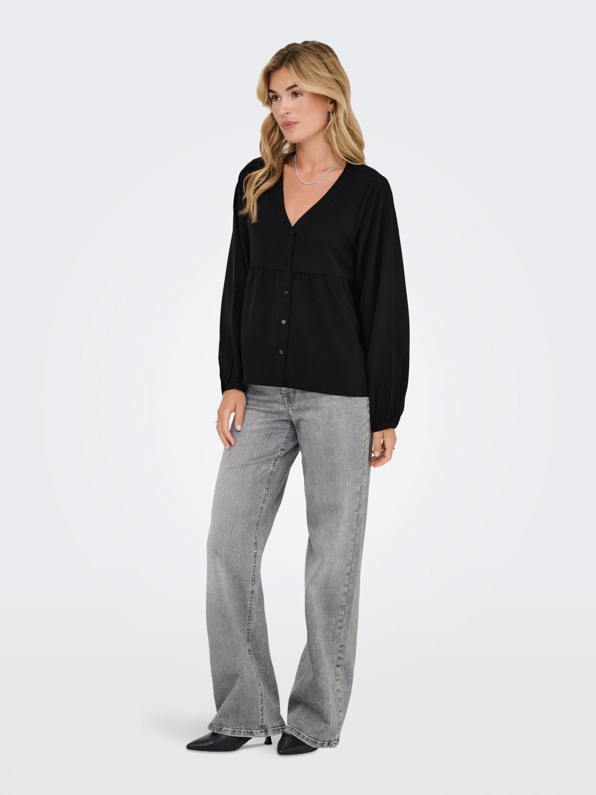온리 브이넥 버튼 벌룬 슬리브 블라우스 15357424_2161 BLACK / BLACK - 상세 이미지 5