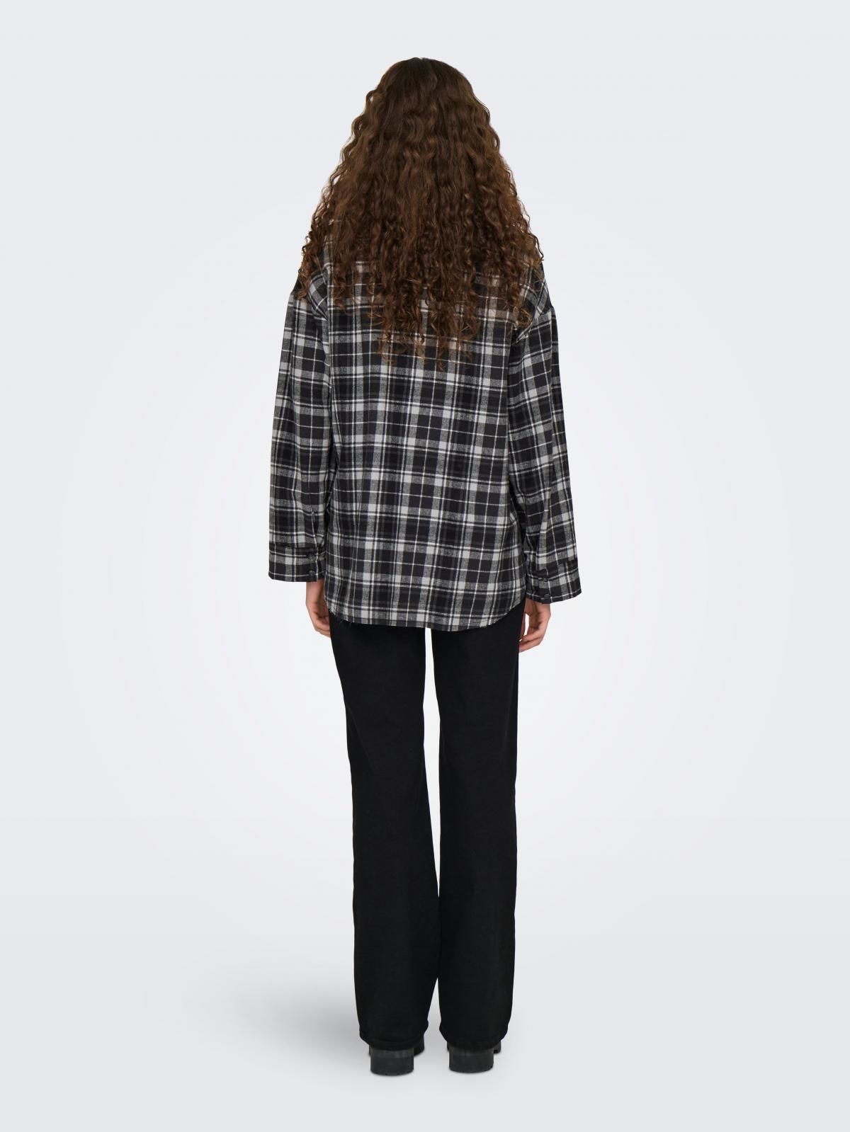 온리 오버핏 체크 긴팔 셔츠 15331718_2161 BLACK / BLACK - 상세 이미지 3