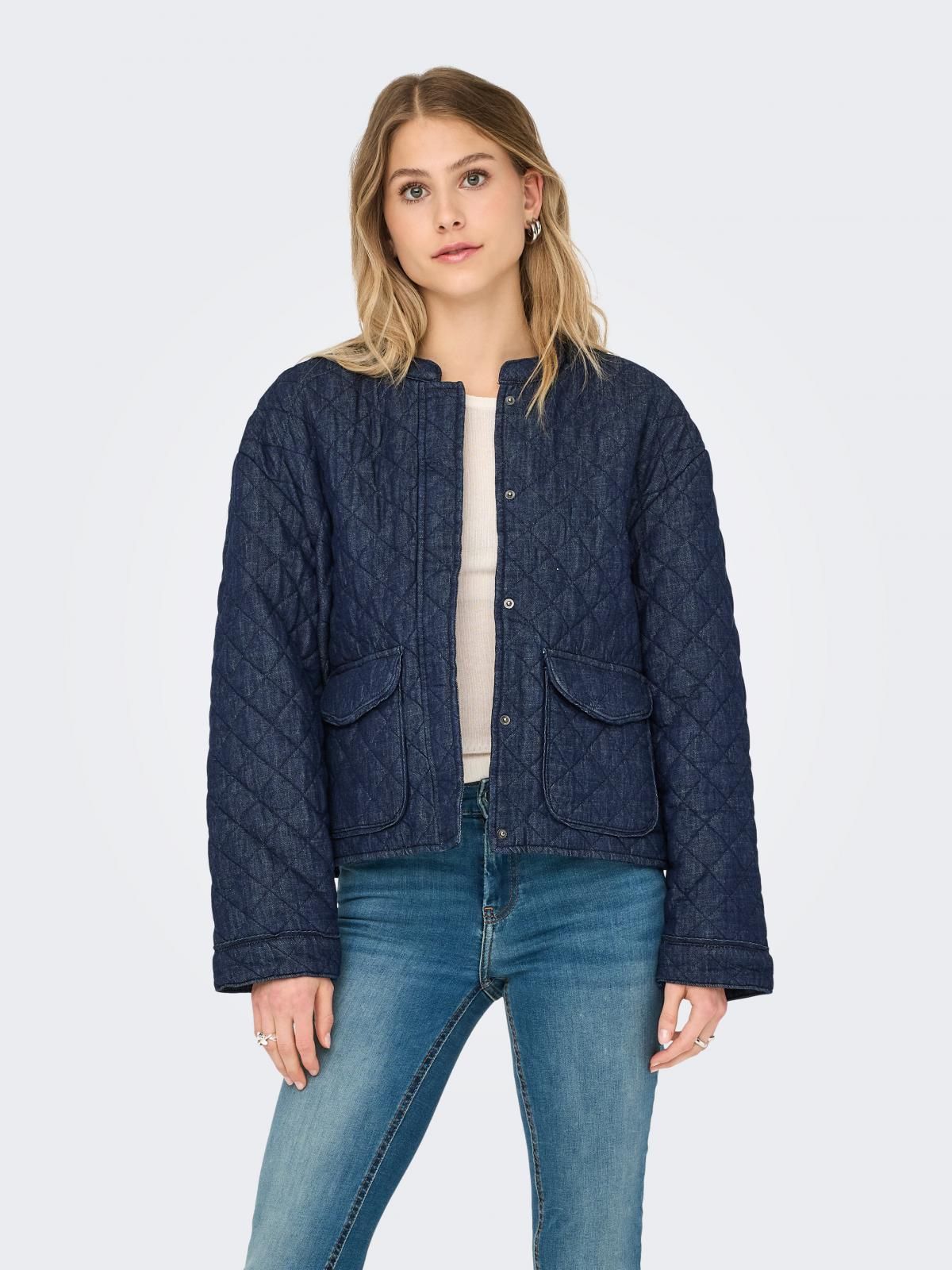 온리 테크니컬 데님 퀼팅 라운드넥 재킷 15355316_2114 BLUE / DARK BLUE DENIM - 상품 이미지