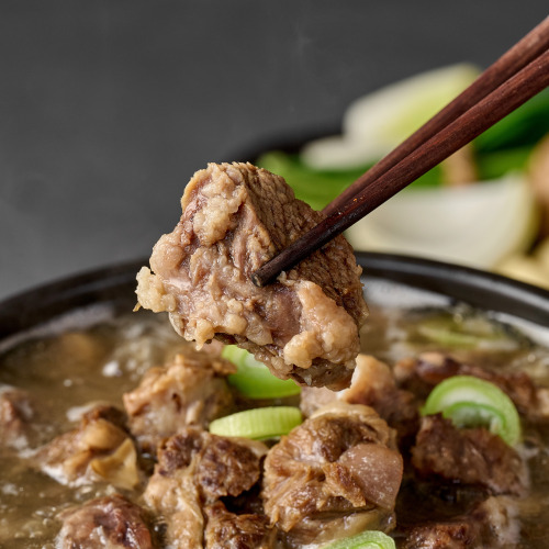 퇴근밥상 뼈없는 순살 소 갈비탕 1팩 몸보신 간편조리 보양식 600g - 상세 이미지 4