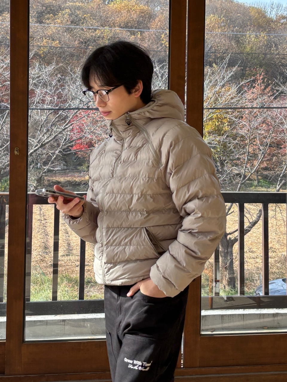 (남녀공용) 프리미엄 레글런 경량 숏 패딩 / 겨울 오버 루즈 투웨이 크롭 점퍼 - 상세 이미지 4