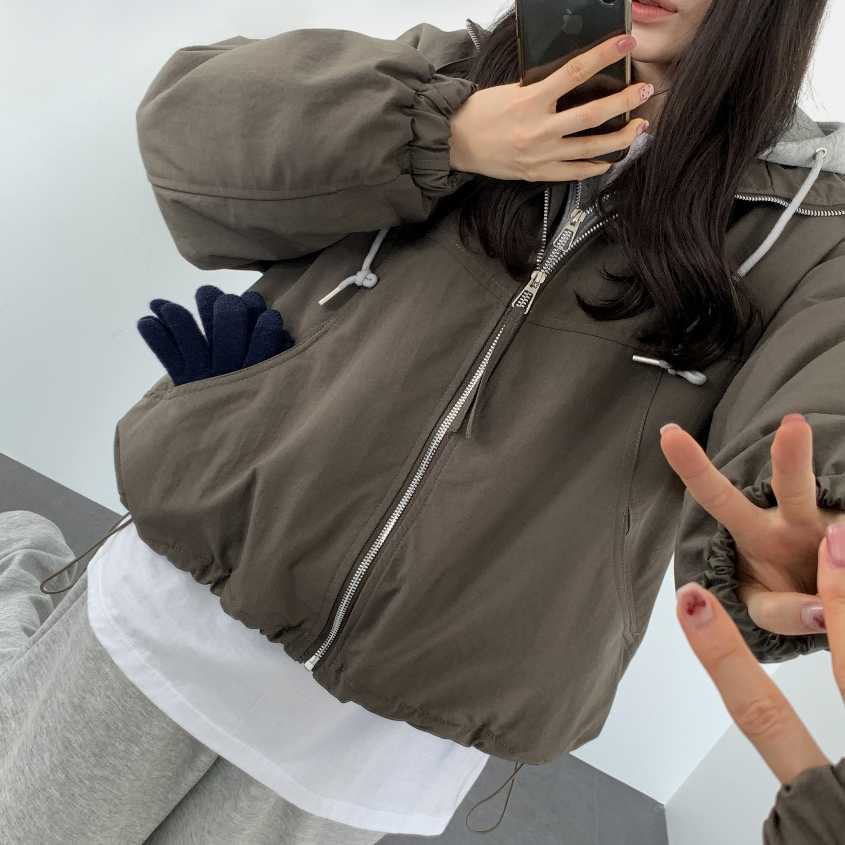 여성 일체형 레이어드 후드 패딩 웰론 미디 패딩 겨울아우터 - 상세 이미지 2