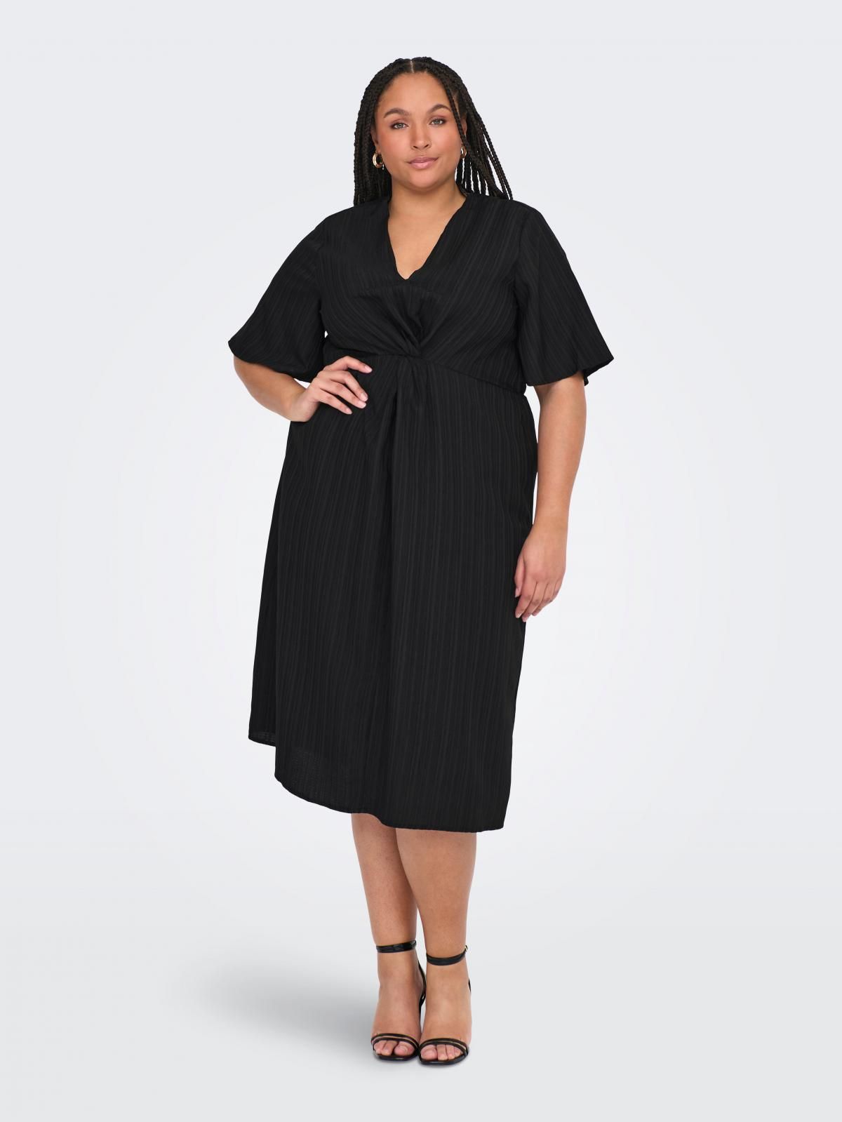 온리 플러스사이즈 브이넥 칼프 롱 원피스 15354632_2161 BLACK / BLACK - 상품 이미지