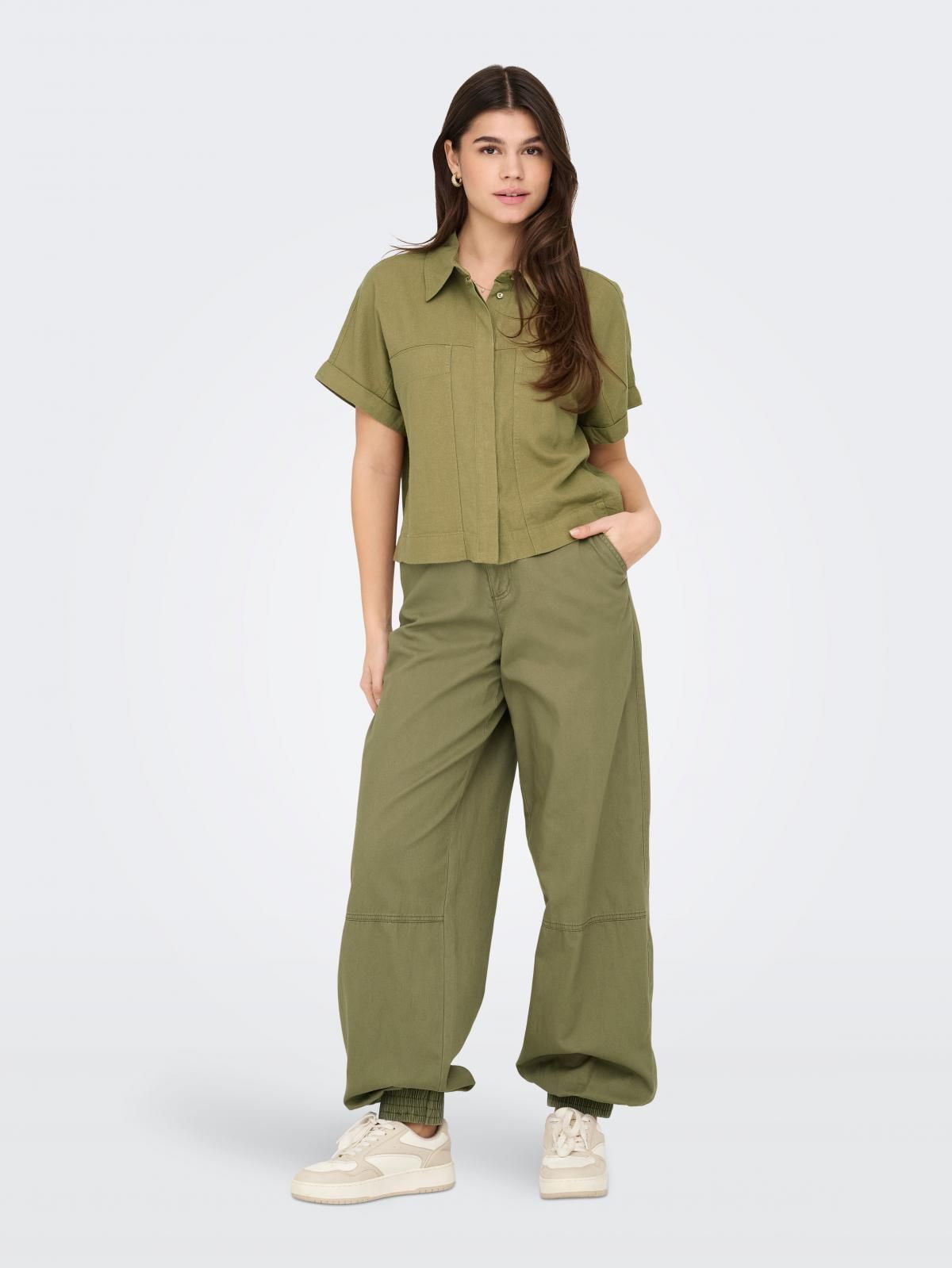 온리 테크니컬 루즈핏 조거 팬츠 15354585_1905 BROWN / ALOE - 상세 이미지 5