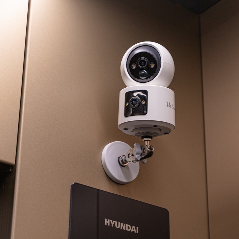 볼란 무선 와이파이 IP카메라 실내 CCTV 보안 감시카메라 CD90DR/브라켓포함 - 상품 이미지