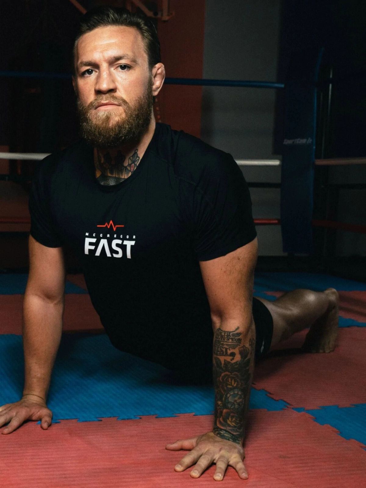 코너 맥그리거 반팔티 fast 블랙 ufc 운동복 남자 격투기 복싱 트레이닝 의상 라운드넥 - 메인 이미지