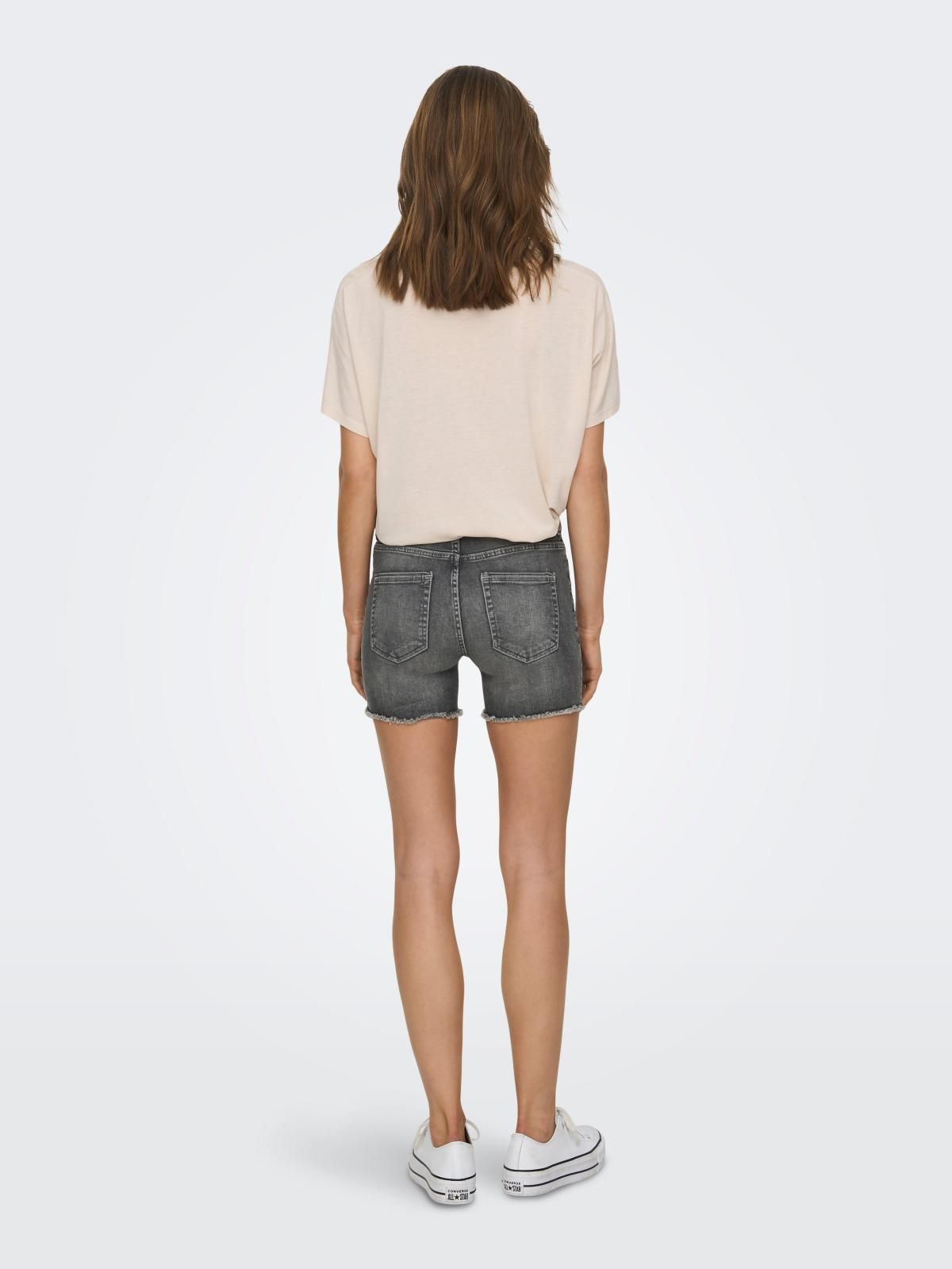 온리 데님 미드웨이스트 레귤러핏 숏팬츠 15196303_2105 GREY / MEDIUM GREY DENIM - 상세 이미지 2