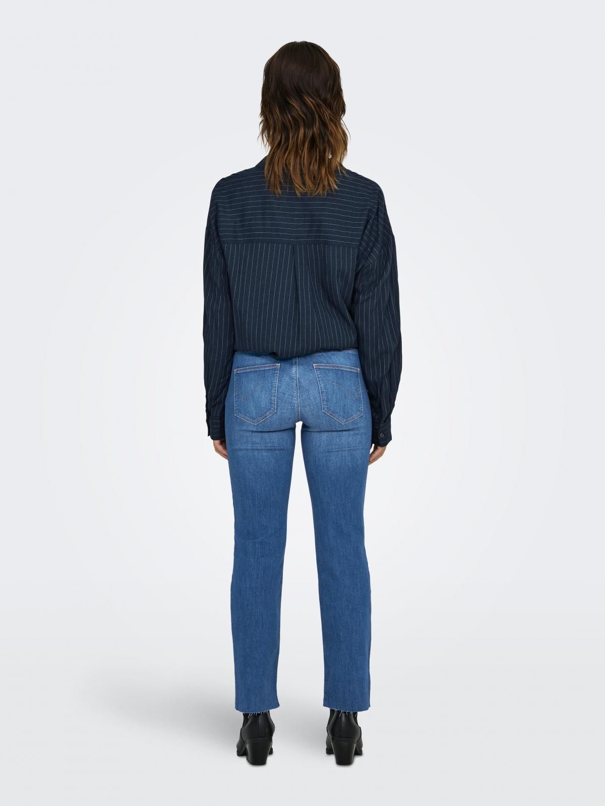 온리 데님 미드웨이스트 플레어핏 청바지 15340941_2115 BLUE / MEDIUM BLUE DENIM - 상세 이미지 2