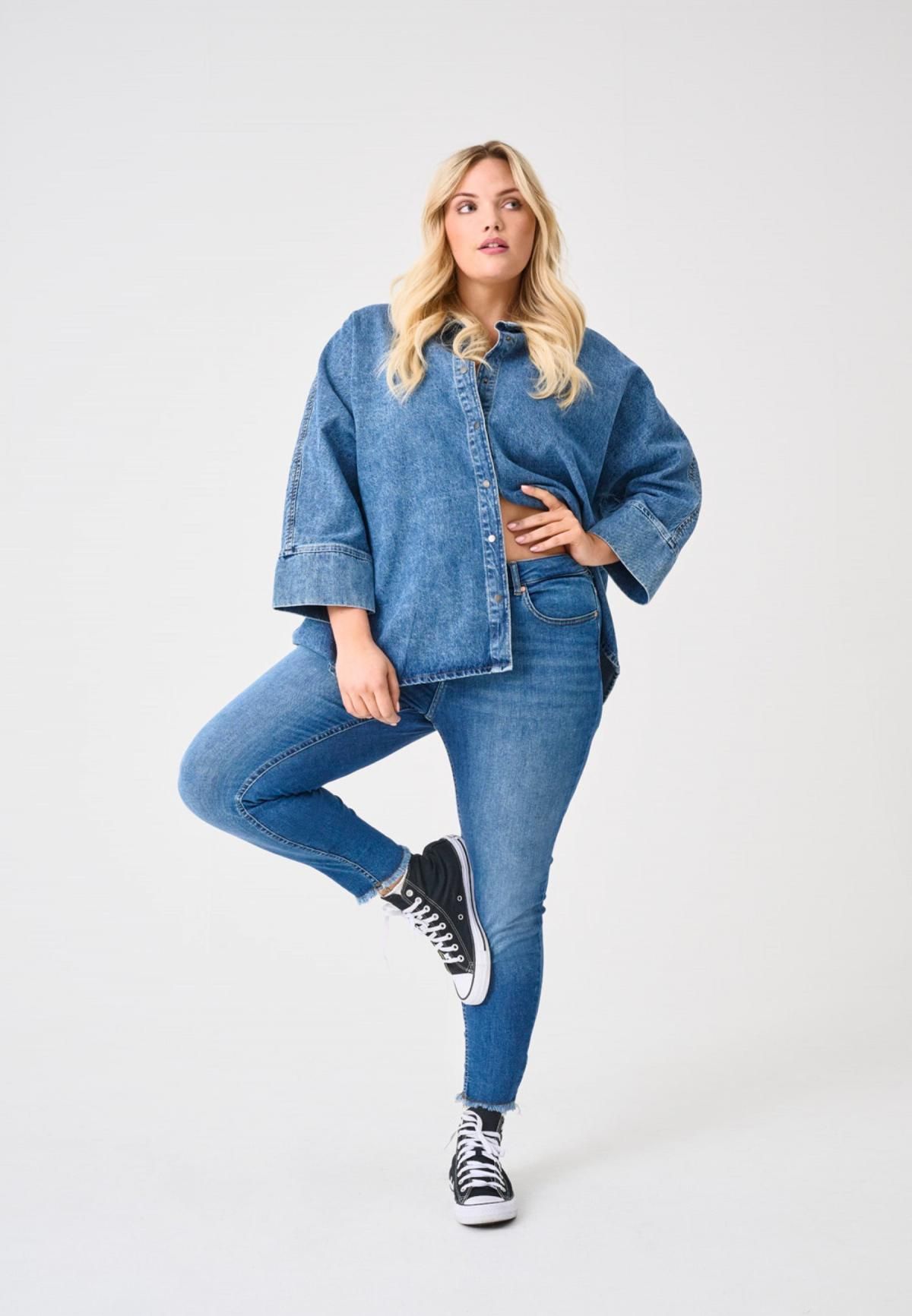 온리 플러스사이즈 데님 스키니핏 진 15318437_2115 BLUE / MEDIUM BLUE DENIM - 상세 이미지 2