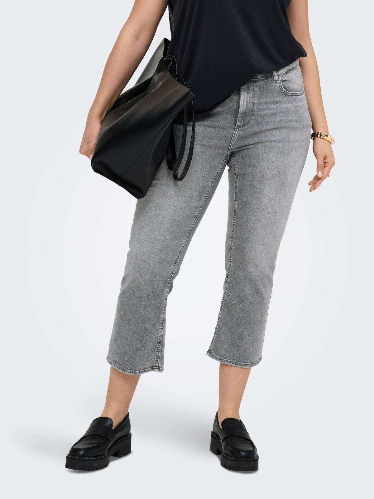온리 플러스사이즈 플레어핏 크롭 데님 팬츠 15313801_2105 GREY / MEDIUM GREY DENIM - 상품 이미지