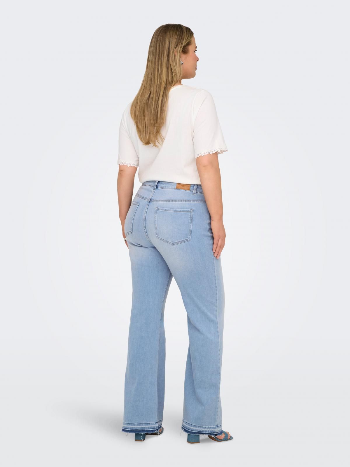 온리 플러스사이즈 플레어핏 데님 팬츠 15343475_2116 BLUE / LIGHT BLUE DENIM - 상세 이미지 2