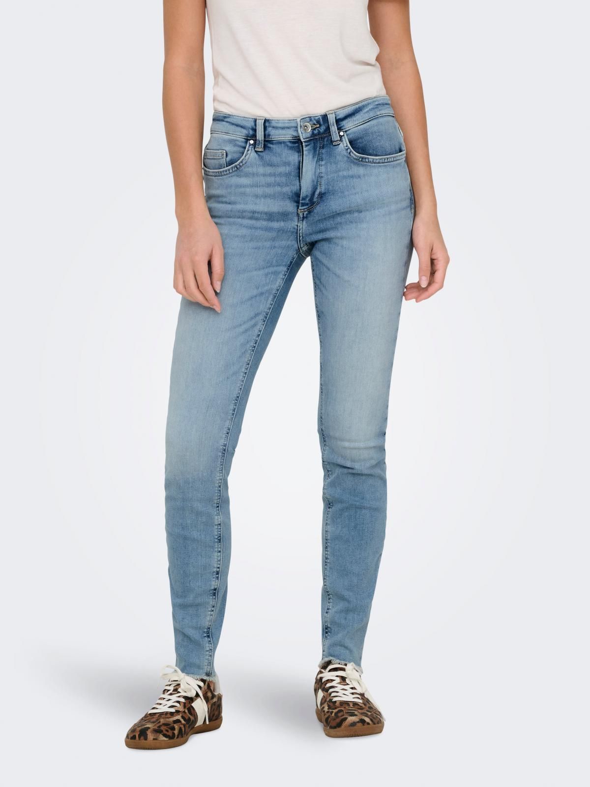 온리 데님 미드웨이스트 스키니핏 청바지 15338296_7023 BLUE / LIGHT MEDIUM BLUE DENIM - 상품 이미지
