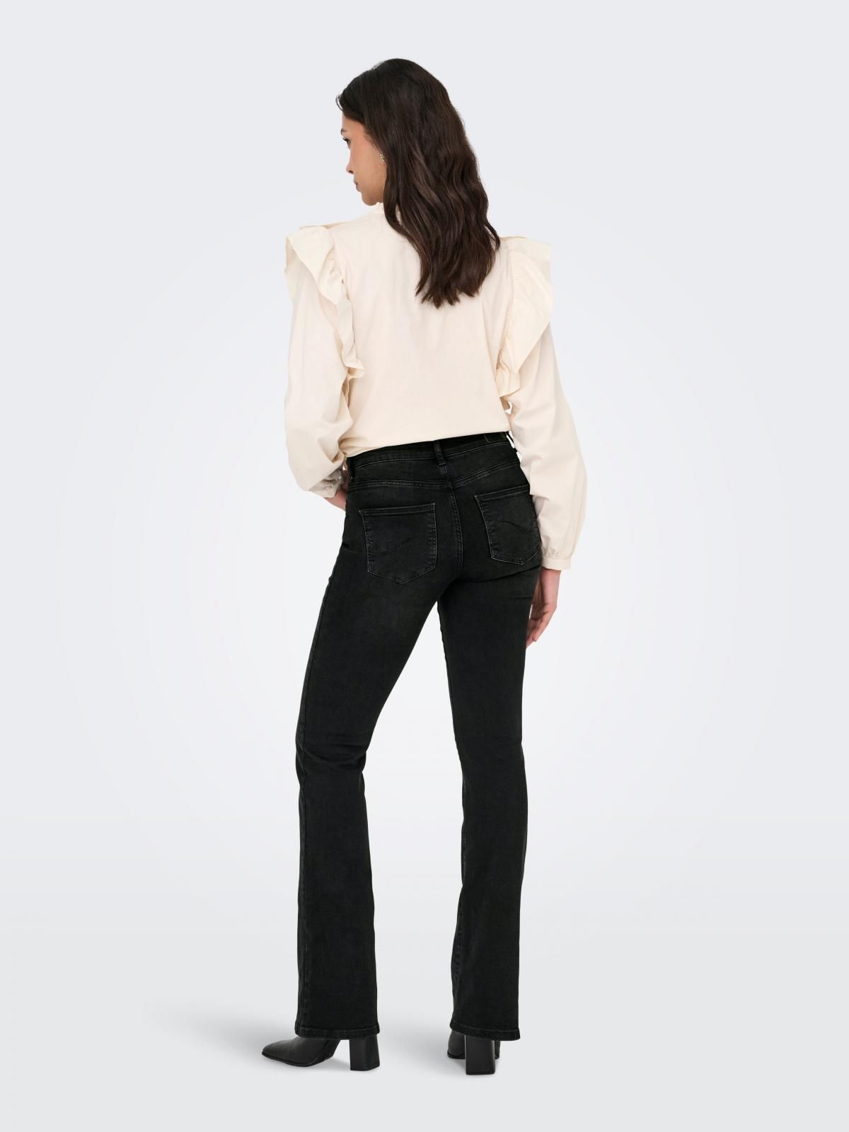 온리 트렌디 블랙 플레어핏 데님 팬츠 15333240_8183 BLACK / WASHED BLACK - 상세 이미지 2