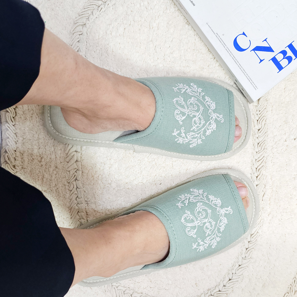 로라 자수 커플실내화 여성 남성 사계절 층간소음방지슬리퍼 거실화 사무실화 - 상품 이미지