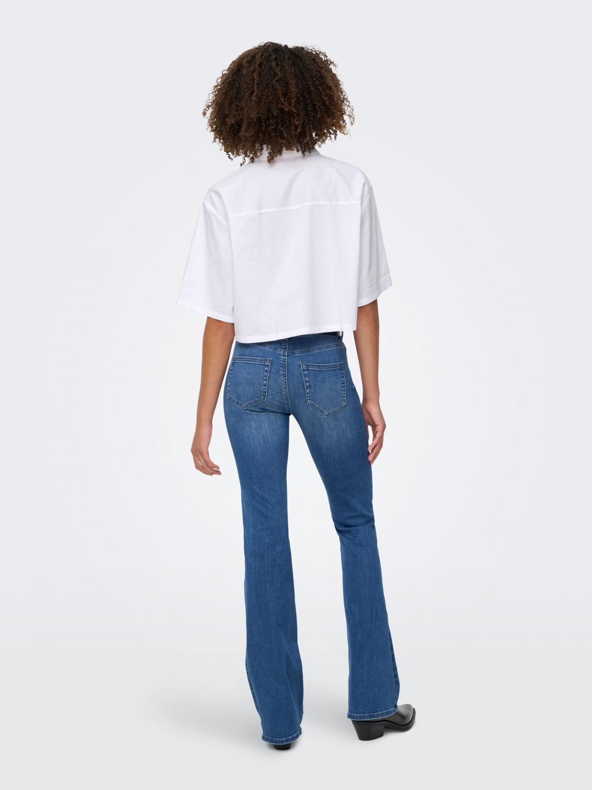 온리 데님 미드웨이스트 플레어핏 청바지 15366665_2115 BLUE / MEDIUM BLUE DENIM - 상세 이미지 2