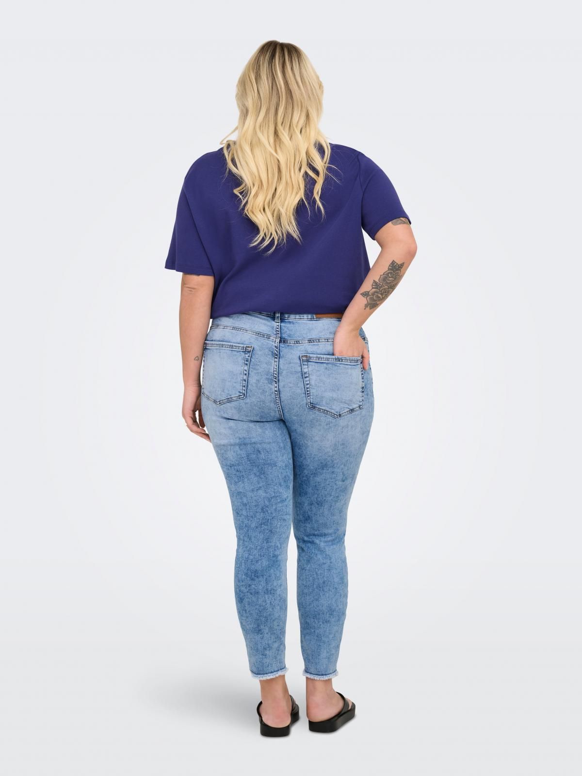 온리 플러스사이즈 스키니핏 연청 데님 팬츠 15357437_2116 BLUE / LIGHT BLUE DENIM - 상세 이미지 2