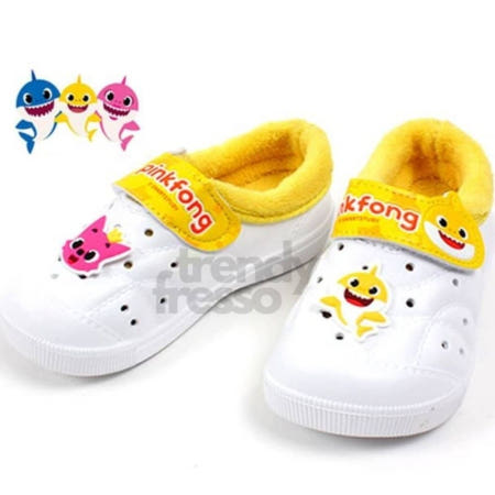 [트렌디프레소협력사]데이슬롯 핑크퐁 아기상어 내피실내화 털실내화 캐릭터신발 털신